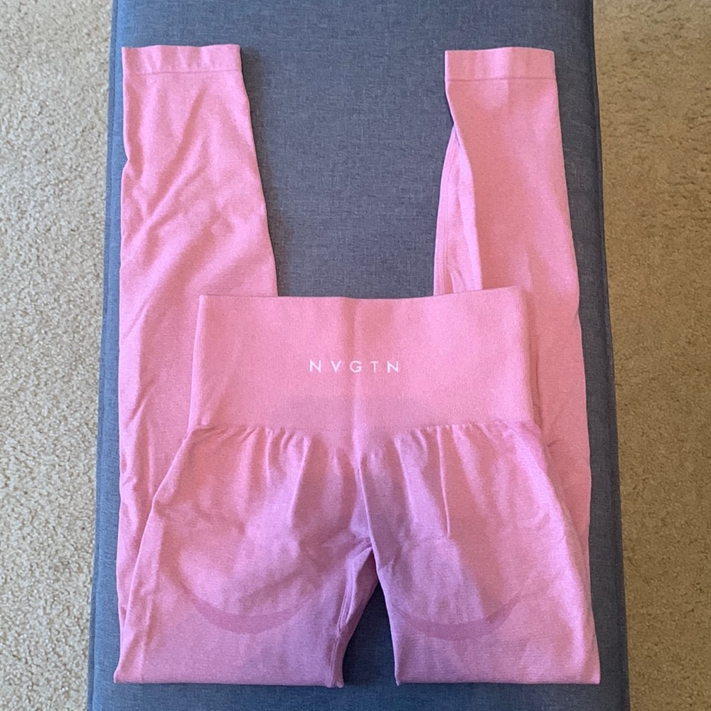 NVGTN Pastel Pink Contour Seamless Leggings